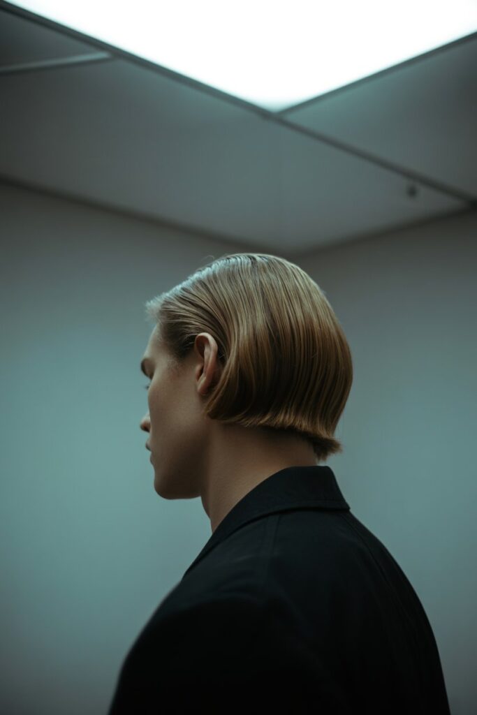 Brushed Back Side Part with Volume
